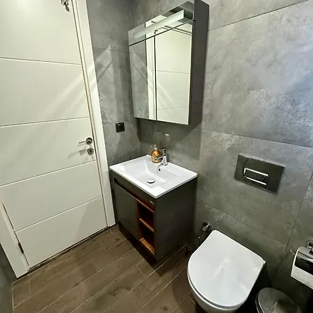 A Comfortable, Peaceful Place With Pool Apartment